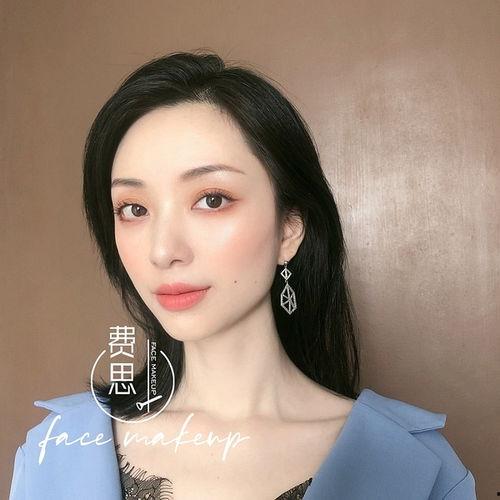 化妆明星网红是谁,揭秘当红化妆明星网红的化妆技巧与时尚魅力