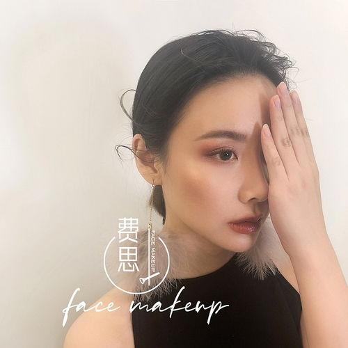 化妆明星网红是谁,揭秘当红化妆明星网红的化妆技巧与时尚魅力