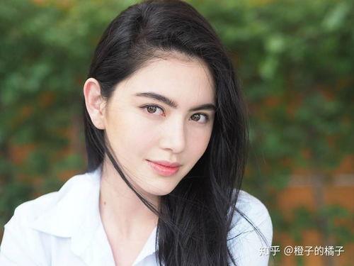 明星网红菲菲简介,网红明星的璀璨人生