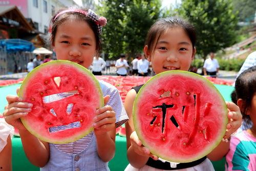 今日立秋吃瓜群众,清凉一夏，全民共享丰收喜悦