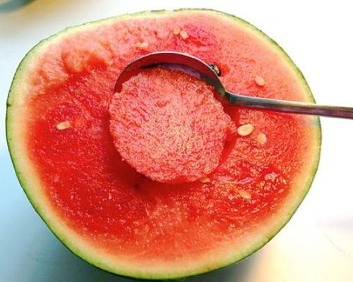 今日吃瓜最忌讳什么颜色,今日吃瓜禁忌，这个颜色让你瞬间失分！